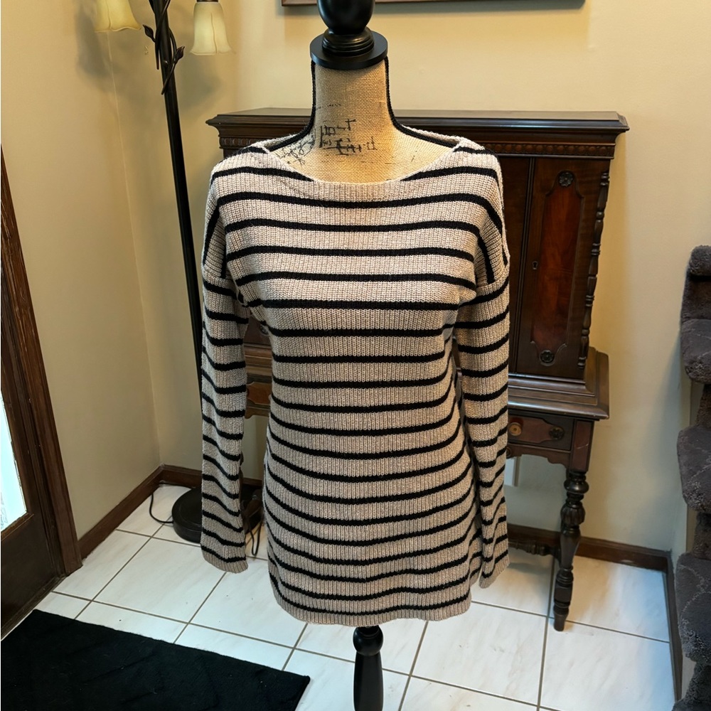 Old Navy Women’s Size Medium Sweater